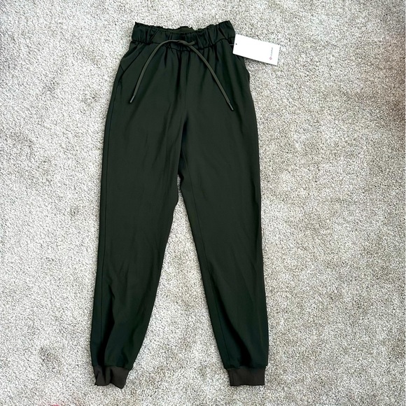 Lululemon Stretch HR High Rise Jogger Dark Olive Green Size 2 - Picture 1 of 4